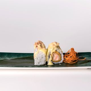 122. Salmone cheese roll