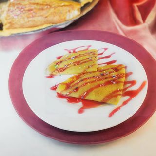Crêpe alla marmellata di ciliegia