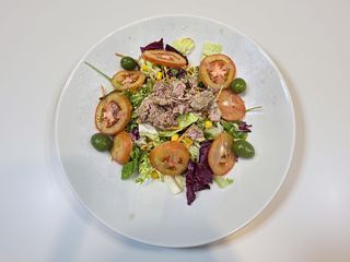 Insalatona con tonno