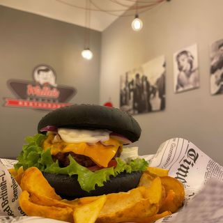 Hamburger classic - servito con patate dippers