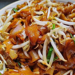 29a. Pasta di riso con gamberi e salsa thai