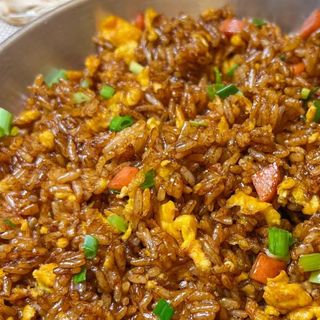 37a. Riso saltato con carne miste in salsa di soia