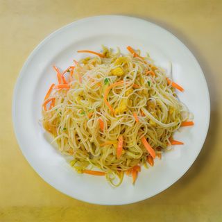 32. Spaghetti di riso con curry