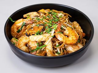 39. Spaghetti di soia con frutti di mare alla piastra