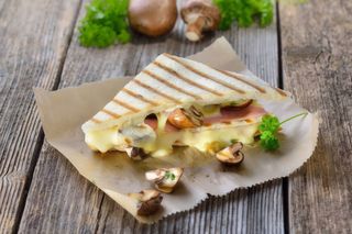 Tramezzino con funghi piccanti