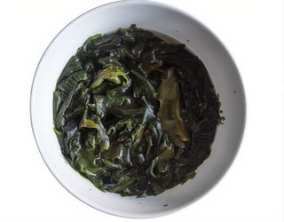 4.Antipasto di alghe nere