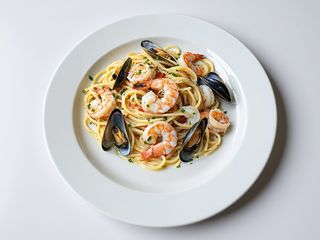 Spaghettoni misto mare bianco