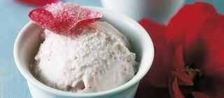 Gelato ai petali di rose