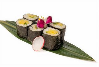 A37. Hosomaki avocado