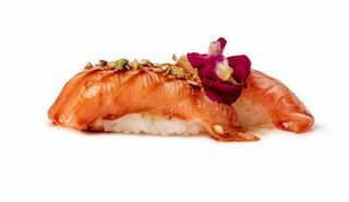 A16. Nigiri sake scottato pistacchio 2 pezzi