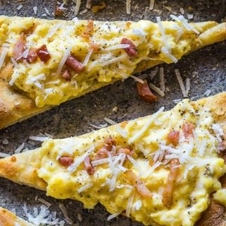 Pizza alla carbonara tartufata 