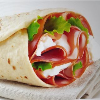 Piadina con Mozzarella e Verdure Grigliate