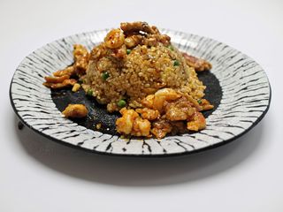 26. Riso con gamberi e pollo piccante