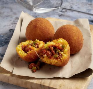 Arancini al ragu e piselli