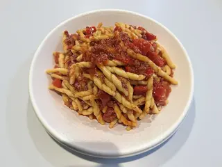 Strozzapreti all`amatriciana