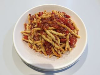 Strozzapreti all`amatriciana 