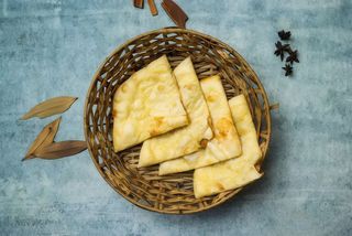 cheese naan