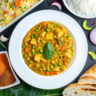 Menu Vegetarian-mix startes, veg korma, dhal, risoo pulao