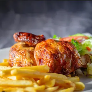 1/2 pollo a la brace +patatine+insalata
