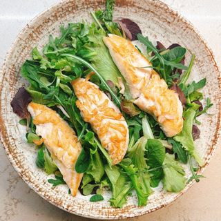 Filetto di Pollo con Insalata
