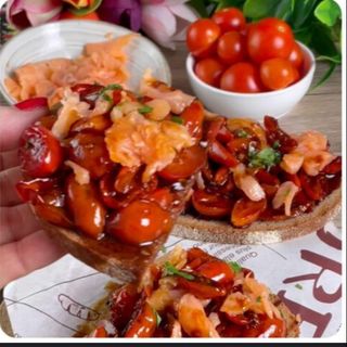 Bruschetta salmone e burrata