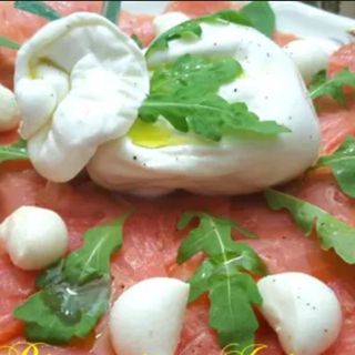 Burrata con salmone