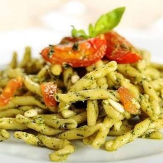 Trofie al pesto con pomodorini