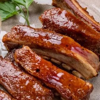 Ribs di maiale glassate al miele