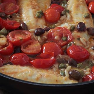 Filetto di branzino ai sapori mediterranei