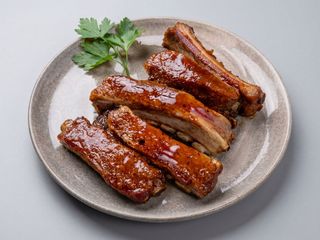 Ribs di maiale glassate al miele