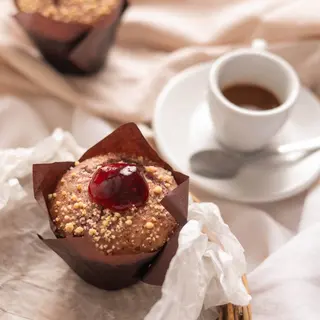 Muffin VEGANO alle fragole con crumble di mandorle