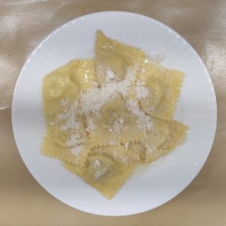 Tortelli al tartufo, burro e parmigiano