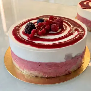 Torta gelato piccola cheese cake ai frutti di bosco