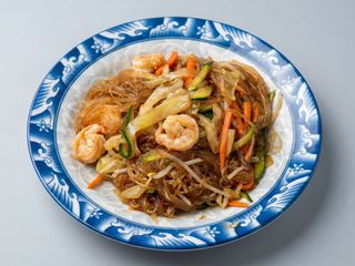 34. Spaghetti di soia con gamberi