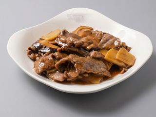 73. Vitello con bambù e funghi