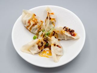 Gyoza di pollo al vapore in salsa piccante 5 pz.
