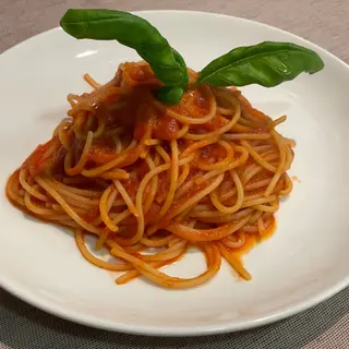 Spaghetti Pomodoro e Basilico