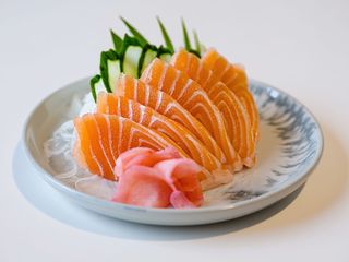 59. Sashimi Sake - 4 pz