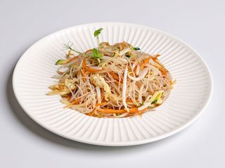 216. spaghetti di riso con verdure