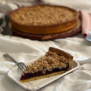 Crumble alla nocciola e lamponi