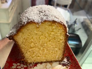 Plum cake 'Pina colada' con cocco e ananas