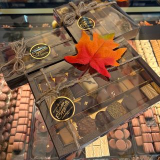 Scatola Cioccolatini Nudi 350 gr. (MEDIA)