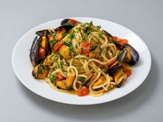 Pasta con cozze e pomodorino 