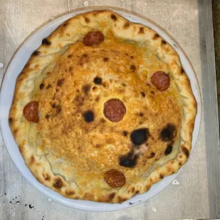 Pizza Quattro Formaggi chiusa