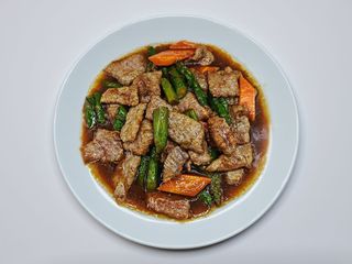 91. Manzo con asparagi 芦笋牛肉