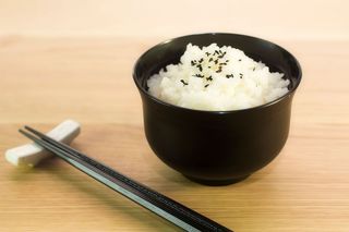 Riso bianco con sesamo