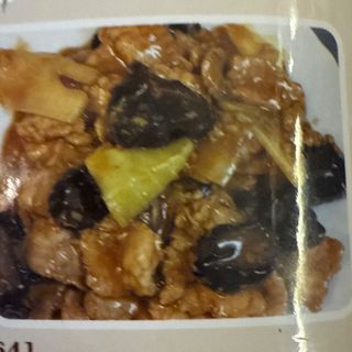 64. Maiale funghi e bambù