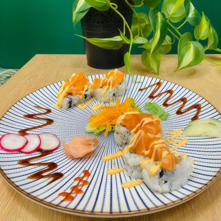 Uramaki spicy salmon - 8 pezzi