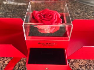 Scatola Sorpresa con rosa cerata