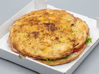 Focaccia con salsa tonnata 